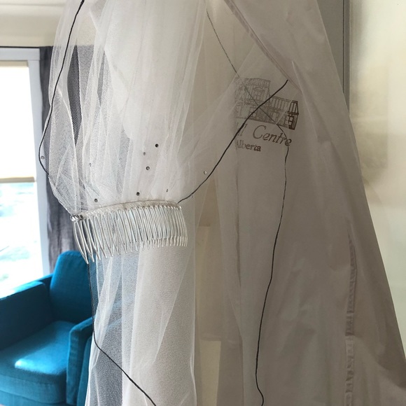 Wedding Dress - Picture 3 of 3